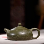 Авторский чайник из зеленой исинской глины ручной работы