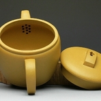 Глиняный чайник ручной работы 035 (желтая  глина)